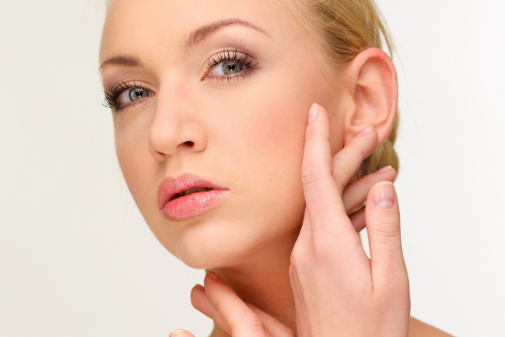 顔のしわ、たるみ